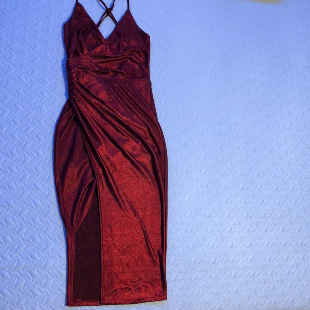 Red dress with slit on the right leg